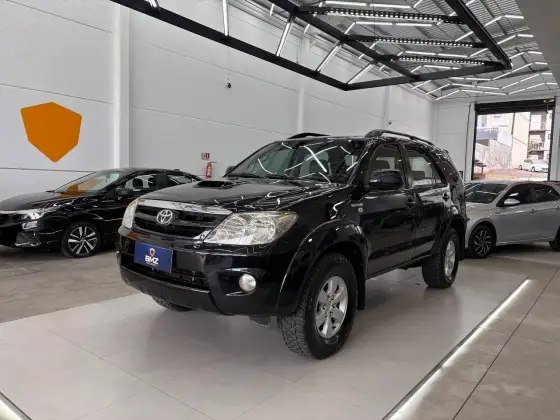 TOYOTA HILUX SW4 3.0 SRV 4X4 16V TURBO INTERCOOLER DIESEL 4P AUTOMÁTICO TOYOTA HILUX SW4 3.0 SRV 4X4 16V TURBO INTERCOOLER DIESEL 4P AUTOMÁTICO