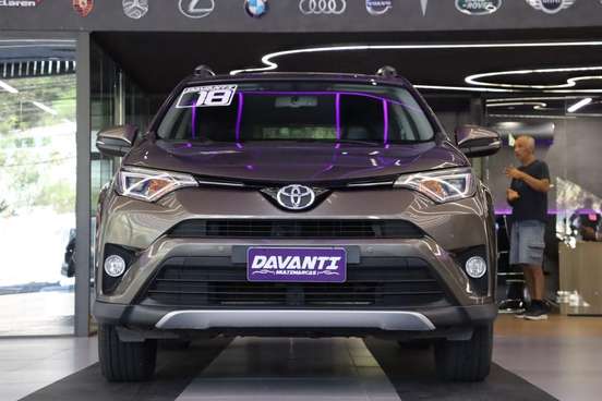 TOYOTA-RAV4-2018