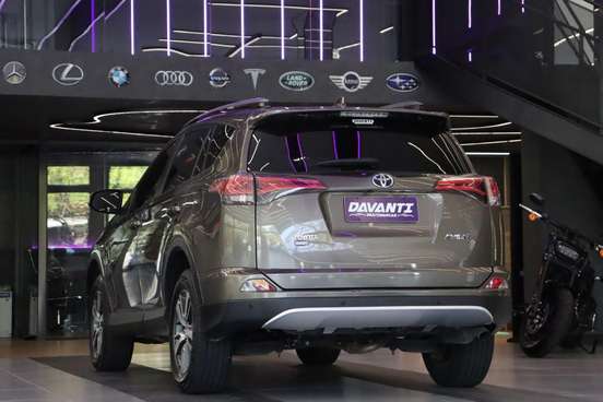 TOYOTA-RAV4-2018