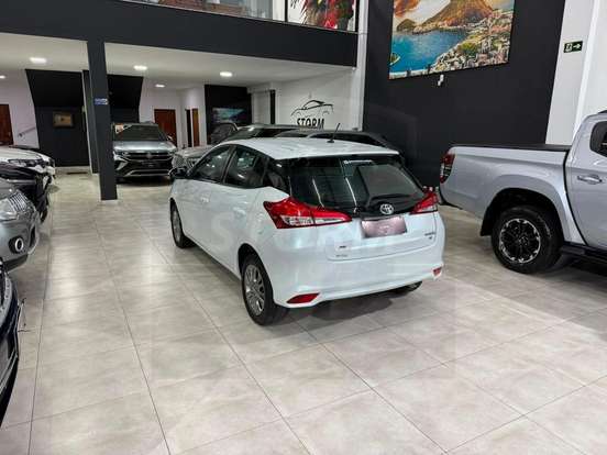 TOYOTA-YARIS-2020