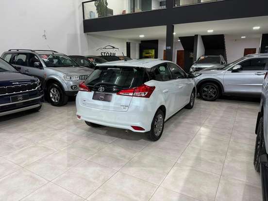 TOYOTA-YARIS-2020