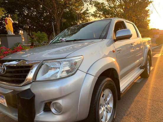 TOYOTA-HILUX-2.7 SR 4X2 CD 16V FLEX 4P AUTOMÁTICO TOYOTA-HILUX-2012