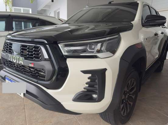 TOYOTA-HILUX-2022