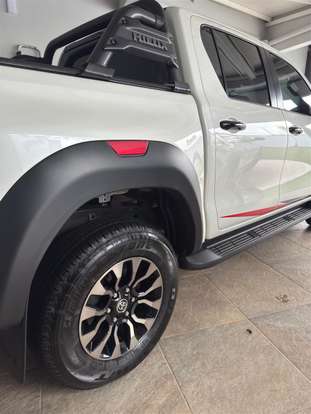 TOYOTA-HILUX-2022