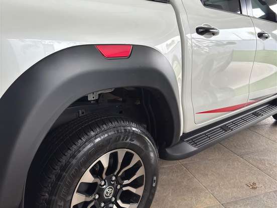 TOYOTA-HILUX-2.8 D-4D TURBO DIESEL CD GR-S 4X4 AUTOMÁTICO TOYOTA-HILUX-2022
