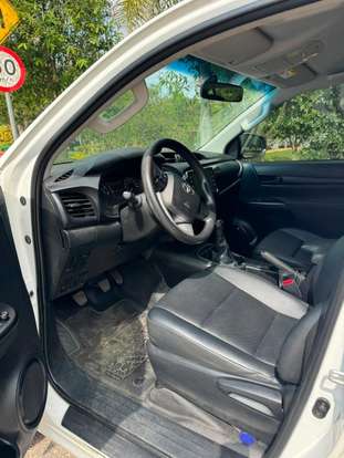 TOYOTA-HILUX-2022