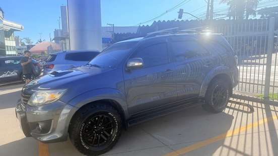 TOYOTA-HILUX SW4-2013