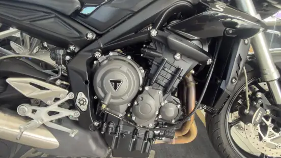 TRIUMPH-STREET TRIPLE 765 S-2018