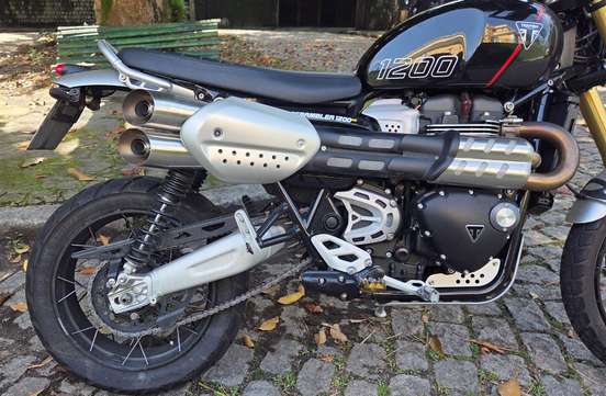 TRIUMPH-BONNEVILLE SCRAMBLER 1200 XE-2025