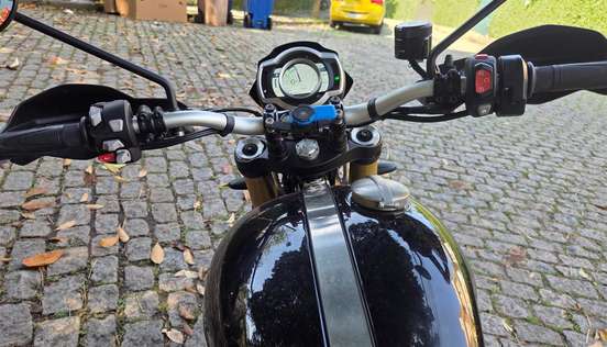 TRIUMPH-BONNEVILLE SCRAMBLER 1200 XE-2025