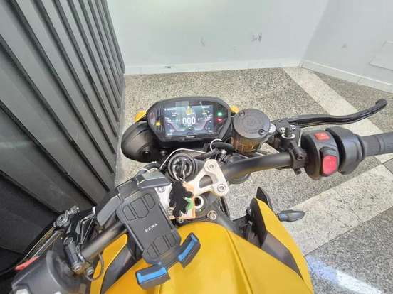 TRIUMPH-STREET TRIPLE 765 RS TRIUMPH-STREET TRIPLE 765 RS-2024
