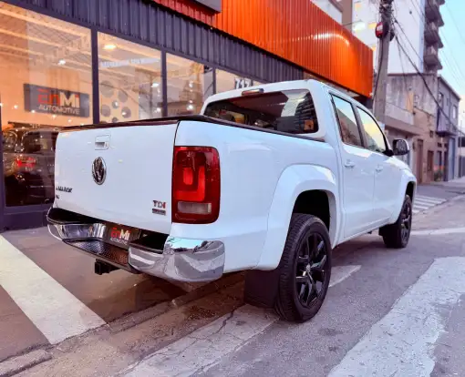 VOLKSWAGEN-AMAROK-2014