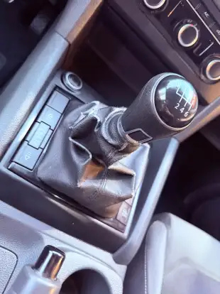 VOLKSWAGEN-AMAROK-2014