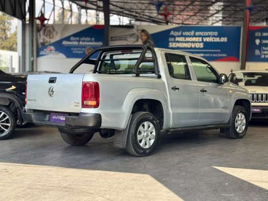 VOLKSWAGEN-AMAROK-2014
