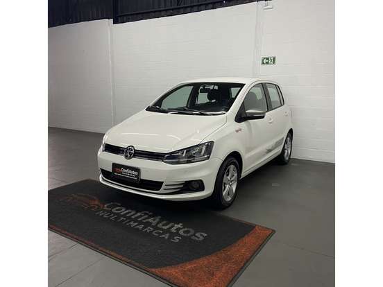 VOLKSWAGEN-FOX-2015