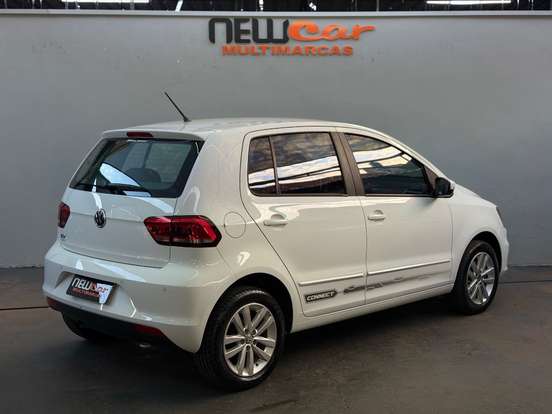 VOLKSWAGEN-FOX-2019