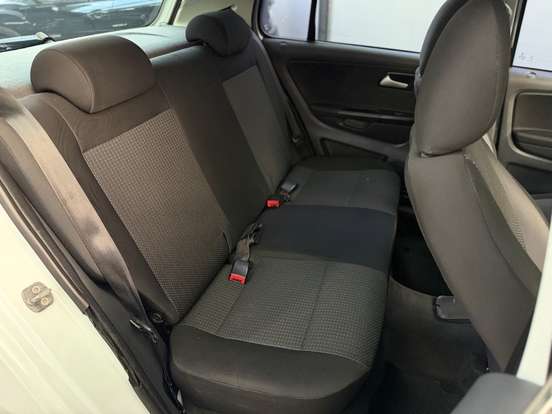 VOLKSWAGEN-FOX-2019