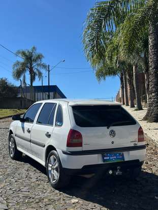 VOLKSWAGEN-GOL-2004