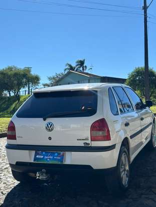 VOLKSWAGEN-GOL-2004