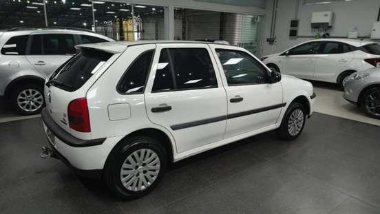 VOLKSWAGEN-GOL-2004
