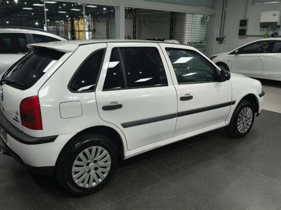 VOLKSWAGEN-GOL-1.6 MI POWER 8V FLEX 4P MANUAL G.III VOLKSWAGEN-GOL-2004