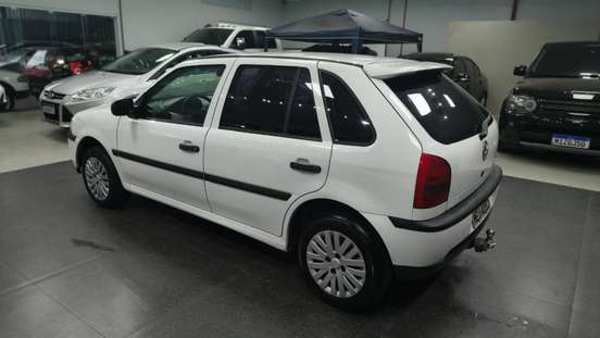 VOLKSWAGEN-GOL-2004