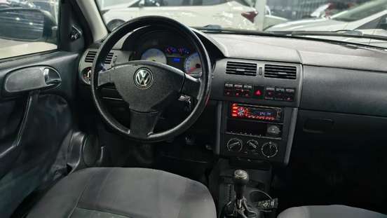 VOLKSWAGEN-GOL-2004