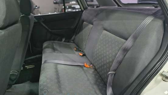 VOLKSWAGEN-GOL-2004