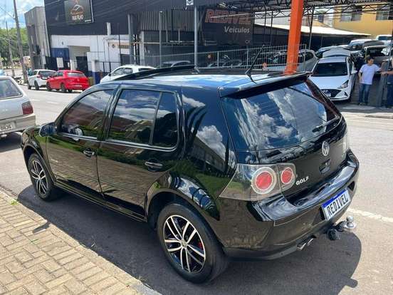 VOLKSWAGEN-GOLF-2010