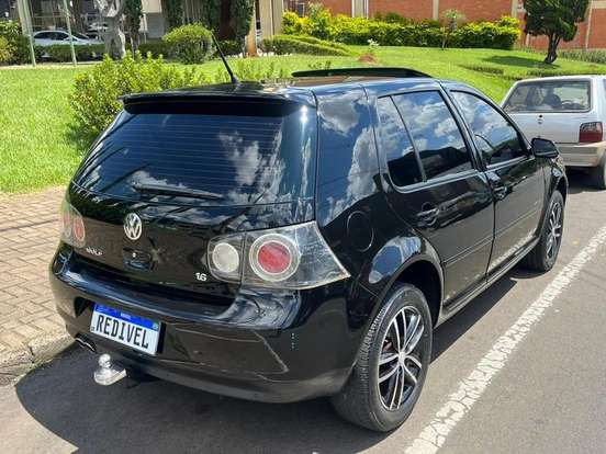 VOLKSWAGEN-GOLF-2010