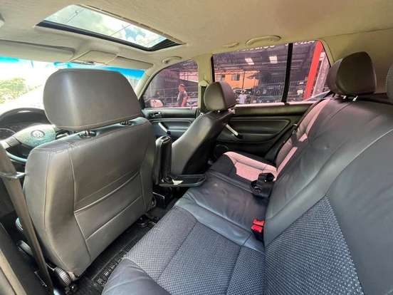 VOLKSWAGEN-GOLF-1.6 MI SPORTLINE 8V FLEX 4P MANUAL VOLKSWAGEN-GOLF-2010