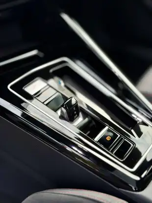 VOLKSWAGEN-GOLF-2026