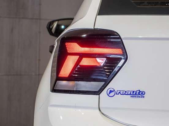 VOLKSWAGEN-POLO-2025