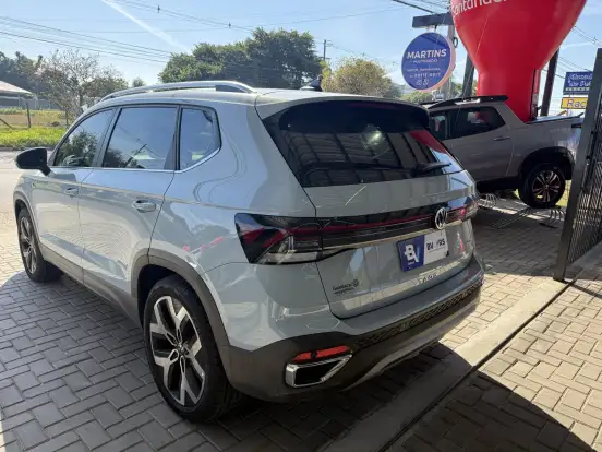 VOLKSWAGEN-TAOS-2025