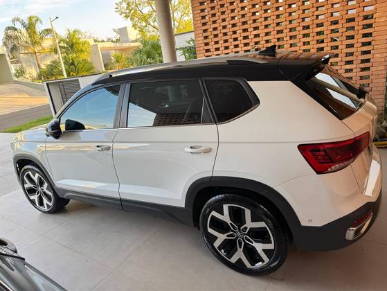 VOLKSWAGEN TAOS 1.4 250 TSI TOTAL FLEX HIGHLINE AUTOMÁTICO