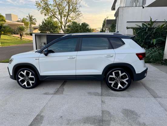 VOLKSWAGEN-TAOS-1.4 250 TSI TOTAL FLEX HIGHLINE AUTOMÁTICO VOLKSWAGEN-TAOS-2024