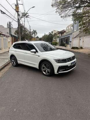VOLKSWAGEN-TIGUAN-2019
