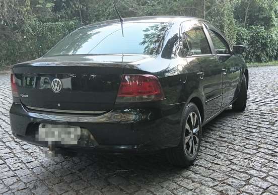 VOLKSWAGEN-VOYAGE-2011