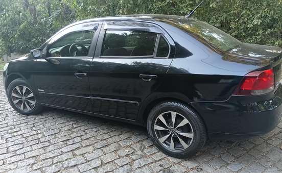 VOLKSWAGEN-VOYAGE-2011