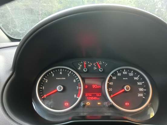 VOLKSWAGEN-VOYAGE-1.0 MI 8V FLEX 4P MANUAL VOLKSWAGEN-VOYAGE-2011