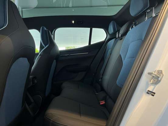 VOLVO-EX30-2026