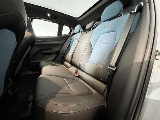 VOLVO-EX30-2026