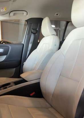 VOLVO-XC40-2021
