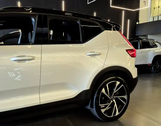VOLVO-XC40-2.0 T5 GASOLINA R-DESIGN AWD GEARTRONIC VOLVO-XC40-2018
