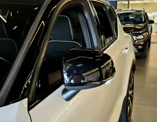 VOLVO-XC40-2018