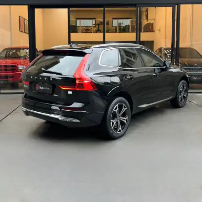 VOLVO-XC60-2022