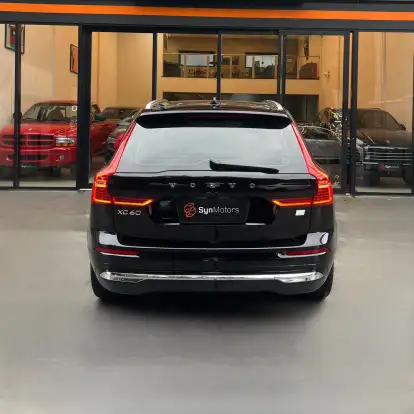 VOLVO-XC60-2022
