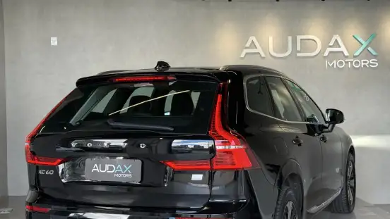 VOLVO-XC60-2022