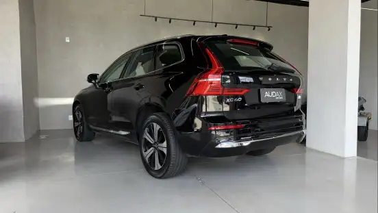 VOLVO-XC60-2022