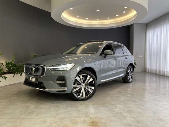 VOLVO-XC60-2022